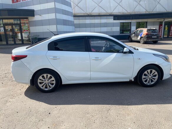2018 Kia Rio IV, белый, 970000 рублей - вид 4