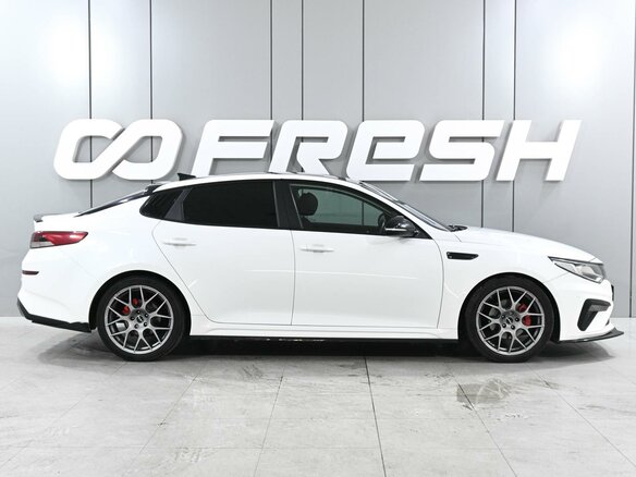 2019 Kia Optima IV Рестайлинг, белый - вид 4