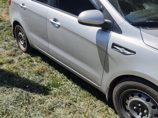 2014 Kia Rio III, серебристый, 540000 рублей, вид 3