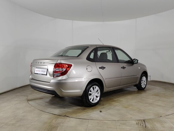2020 Lada (ВАЗ) Granta I Рестайлинг, серебристый, 750000 рублей - вид 4