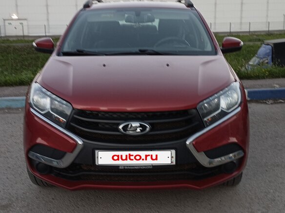 2018 Lada (ВАЗ) XRAY I, красный, 900009 рублей