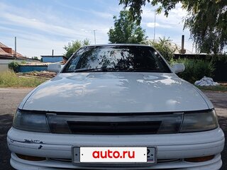 1990 Toyota Vista III (V30), белый, 200000 рублей, вид 2