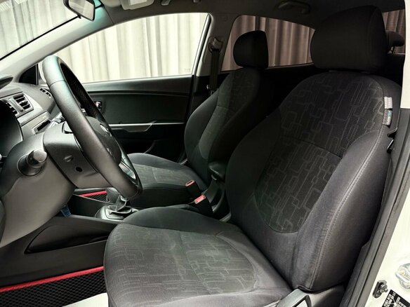 2013 Kia Rio 5-speed III, белый - вид 6