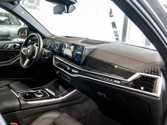 2025 BMW X5 40i IV (G05/G18) Рестайлинг, серый - вид 24