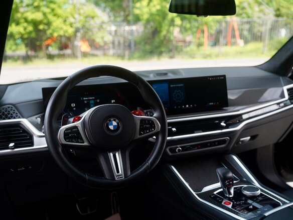 2023 BMW X5 M Competition III (F95) Рестайлинг, чёрный - вид 9