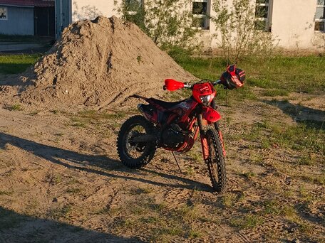 2025 Sanchez Bandit, красный, 160000 рублей, вид 2