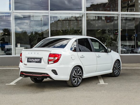 2026 Lada (ВАЗ) Granta Sport I Рестайлинг, белый - вид 2