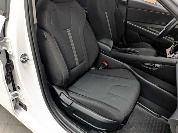 2021 Hyundai Elantra VII (CN7), белый, 1825000 рублей - вид 20