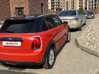 2020 Mini Hatch Cooper III (F55/F56) Рестайлинг, оранжевый, 1900000 рублей, вид 2
