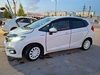 2018 Honda Fit III Рестайлинг, белый, 1250000 рублей, вид 5