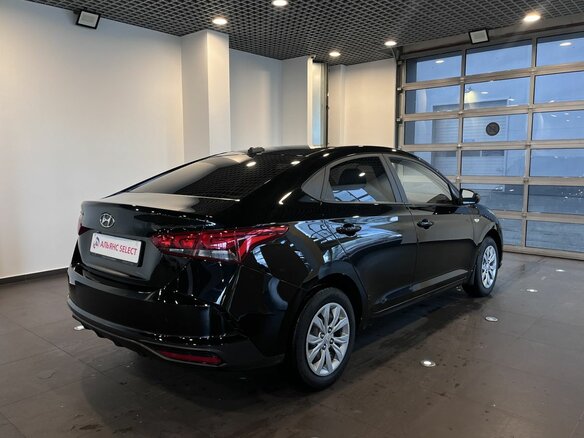 2021 Hyundai Solaris II Рестайлинг, чёрный - вид 2