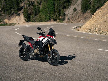 2026 Ducati Multistrada V4, красный, 3745000 рублей, вид 5