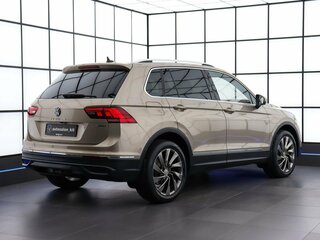 2021 Volkswagen Tiguan II Рестайлинг, коричневый, 2799000 рублей, вид 4