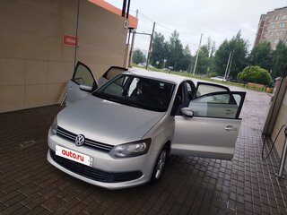 2011 Volkswagen Polo V, серебристый, 630000 рублей, вид 2