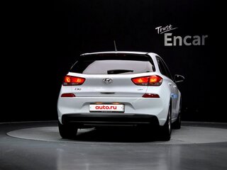 2018 Hyundai i30 III Рестайлинг, белый, 1340000 рублей, вид 4