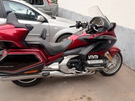 2020 Honda GL 1800 Gold Wing, красный, 2400000 рублей, вид 3