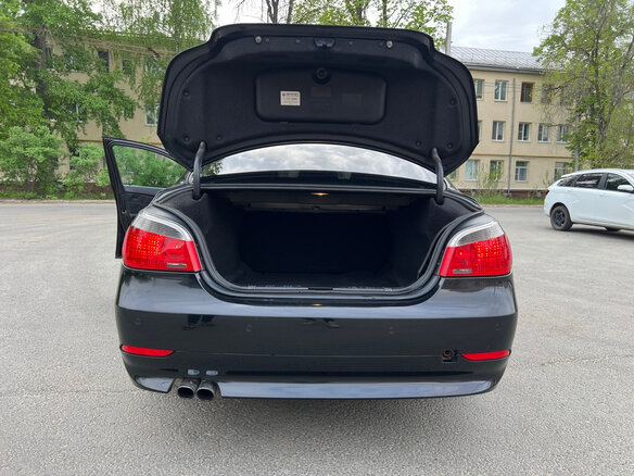 2006 BMW 5 серии 525i V (E60/E61), чёрный, 890000 рублей - вид 16