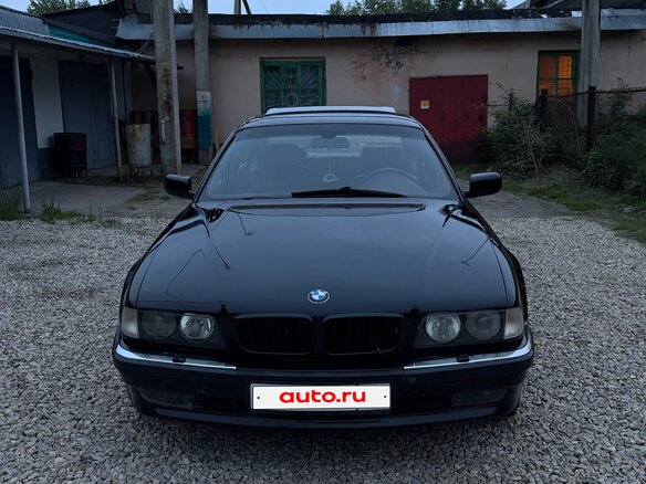 1998 BMW 7 серии 728i III (E38), чёрный, 400000 рублей - вид 1