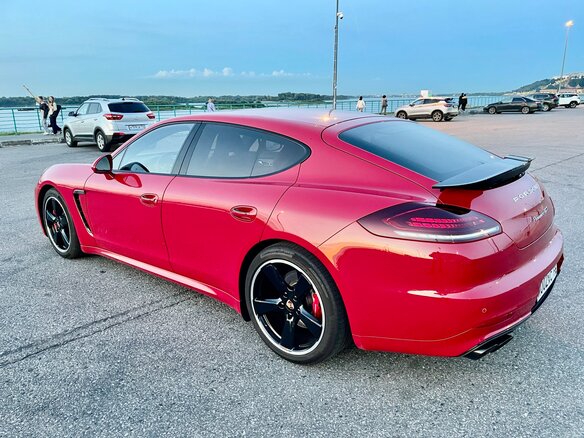 2015 Porsche Panamera GTS I Рестайлинг, красный, 4500000 рублей - вид 12