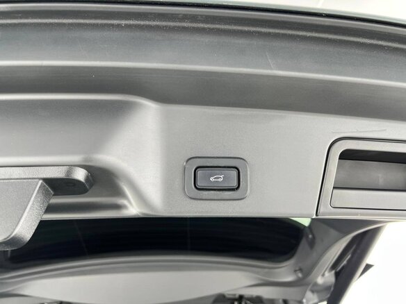 2022 Land Rover Range Rover Evoque L II, зелёный, 3650000 рублей - вид 15