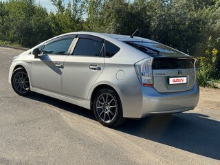 2011 Toyota Prius III (XW30), серебристый, 1090000 рублей, вид 5