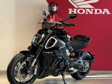 2025 Ducati Diavel V4, чёрный, 3300000 рублей, вид 3