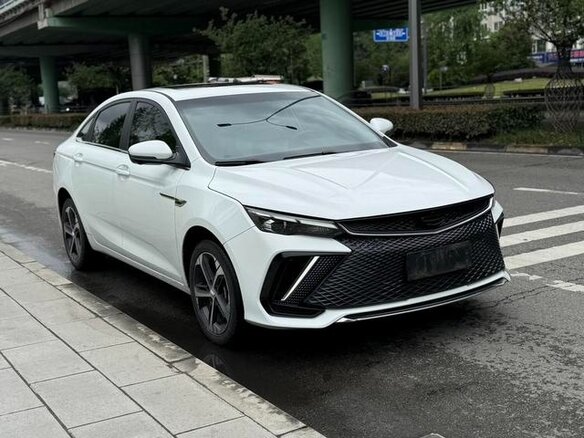 2022 Geely Emgrand L I, белый - вид 2