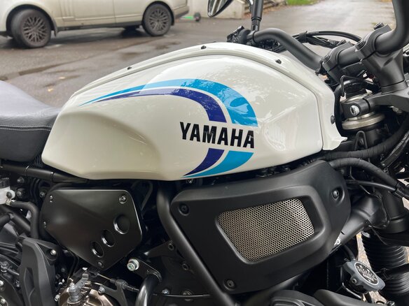 2022 Yamaha XSR700, белый, 795000 рублей - вид 6