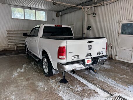 2017 Ram 1500 Quad Cab IV (DS/DJ), белый, 3900000 рублей, вид 5