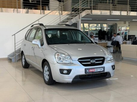 Kia Carens II (UN)