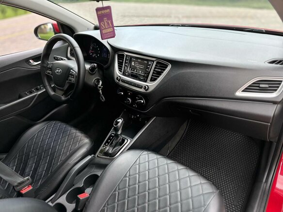2020 Hyundai Solaris II Рестайлинг, красный, 1050000 рублей - вид 15