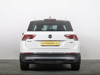 2018 Volkswagen Tiguan II, белый, 2199000 рублей, вид 4