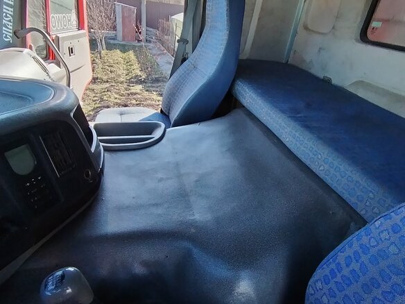 2011 Sinotruk Howo A5, красный, 1850000 рублей - вид 6