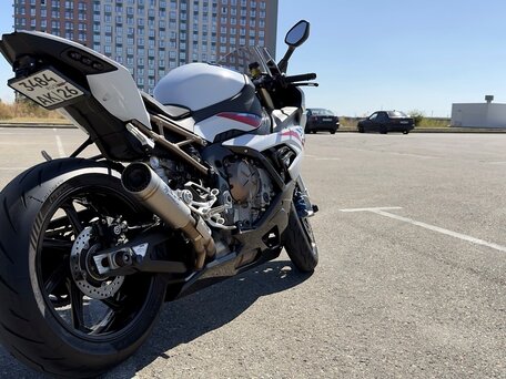 2022 BMW S 1000 RR, белый, 1800000 рублей, вид 3