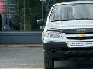 2010 Chevrolet Niva I Рестайлинг, серебристый, 329000 рублей, вид 4