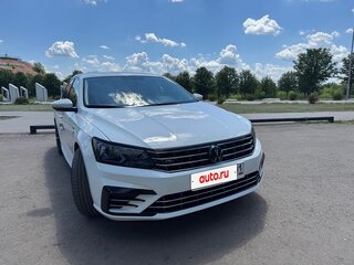 2017 Volkswagen Passat (North America and China) I Рестайлинг, белый, 2000000 рублей, вид 4