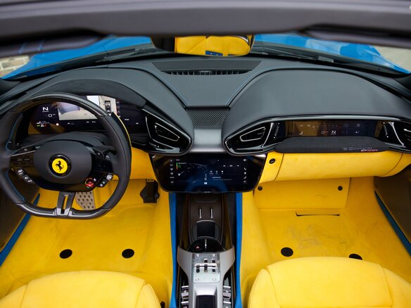 2025 Ferrari 12Cilindri Spider, синий, 85800000 рублей - вид 29