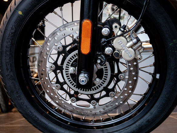 2026 Royal Enfield Continental GT, зелёный, 727000 рублей - вид 25
