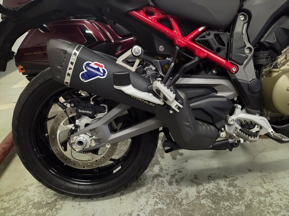 2025 Ducati Multistrada V4, красный, 2450000 рублей - вид 2