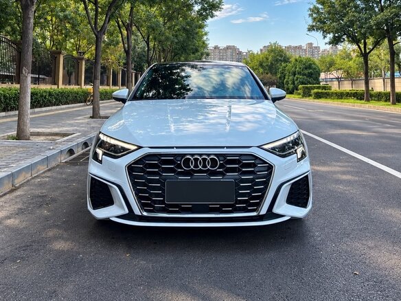2022 Audi A3 Sportback 35 TFSI IV (8Y), белый, 2070000 рублей - вид 1