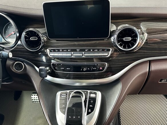 2017 Mercedes-Benz V-Класс Long 250 d длинный III (W447), чёрный, 4700000 рублей - вид 16