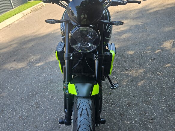 2024 Triumph Trident 660, чёрный, 920000 рублей - вид 7