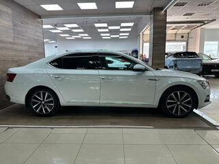 2024 Skoda Superb III Рестайлинг, белый, 3470000 рублей, вид 5