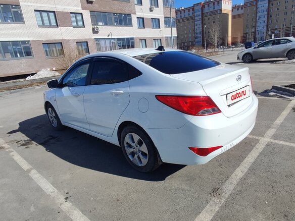 2016 Hyundai Solaris I Рестайлинг, белый, 1000000 рублей - вид 3