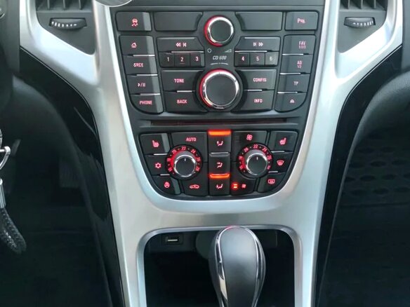 2014 Opel Astra GTC J Рестайлинг, белый, 950000 рублей - вид 13