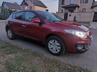 2012 Renault Megane III Рестайлинг, красный, 720000 рублей, вид 2