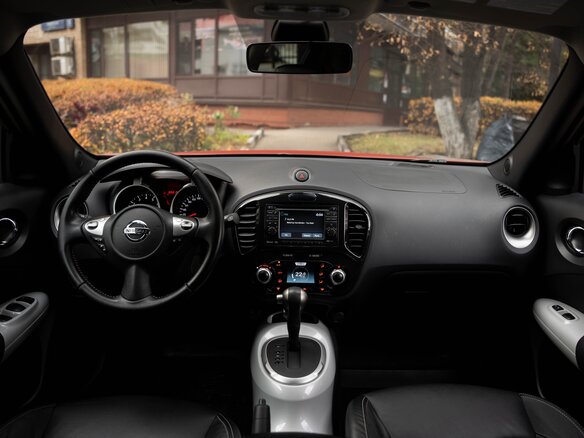 2012 Nissan Juke I, красный - вид 12
