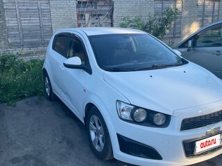 2013 Chevrolet Aveo II, белый, 690000 рублей, вид 3