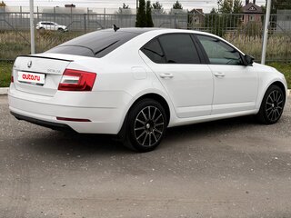 2017 Skoda Octavia III (A7) Рестайлинг, белый, 1550000 рублей, вид 5