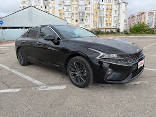 2021 Kia K5 III, чёрный, 2650000 рублей, вид 1